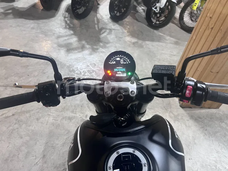 Triumph Trident 660 - Vista 53