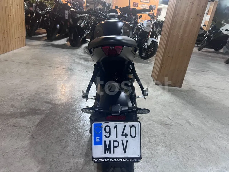 Triumph Trident 660 - Vista 7