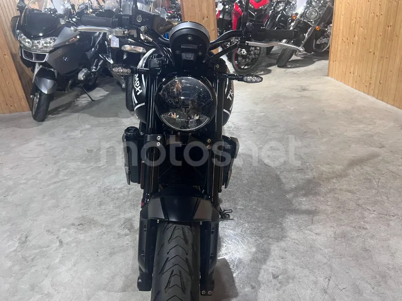 Triumph Trident 660 - Vista 9