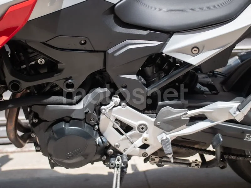 BMW F 900 R - Vista 17
