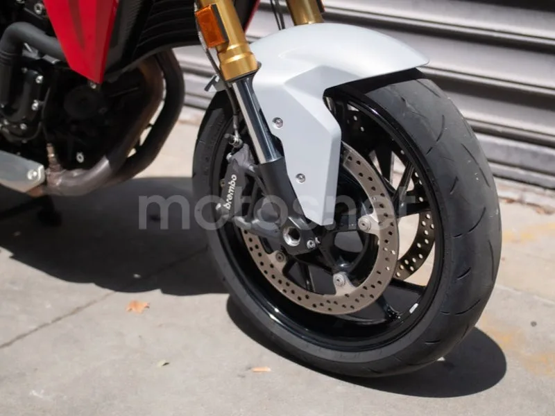 BMW F 900 R - Vista 4