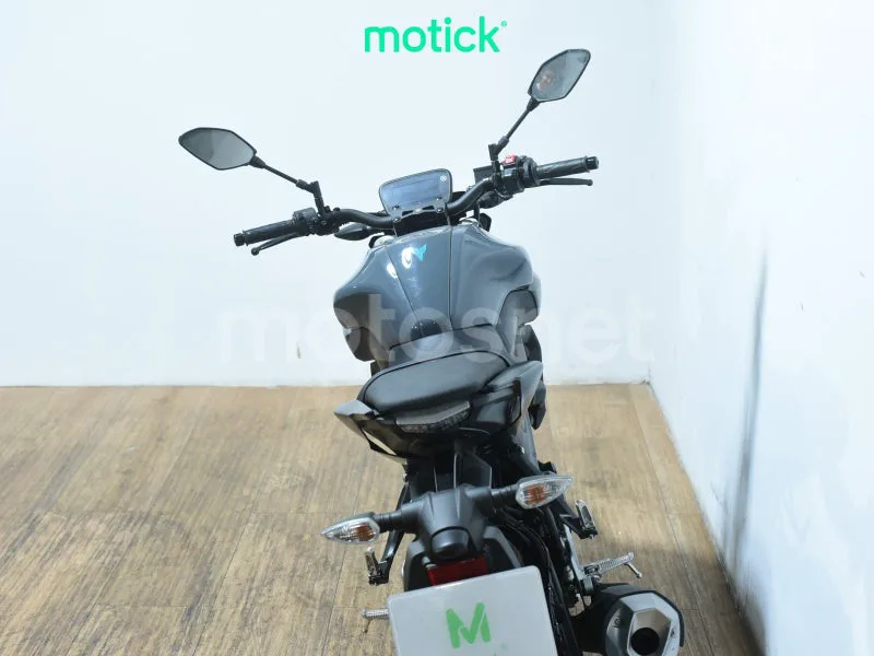 Yamaha MT-125 - Vista 6