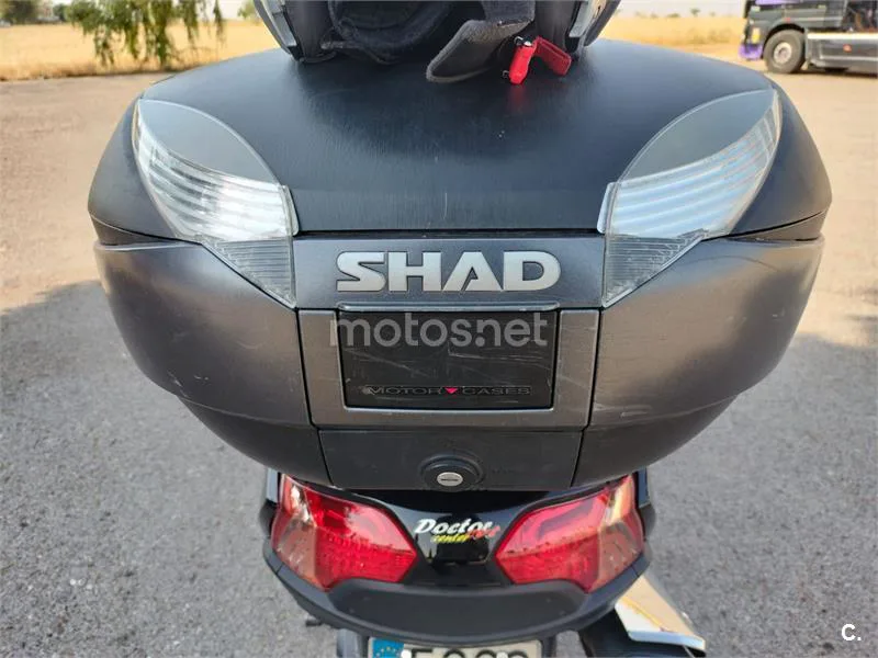 Suzuki Burgman 650 Executive - Vista 3