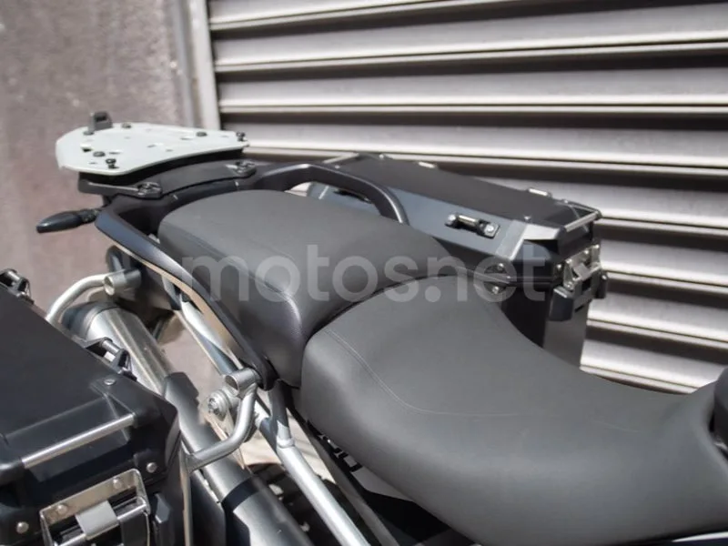 Triumph Tiger 900 - Vista 11