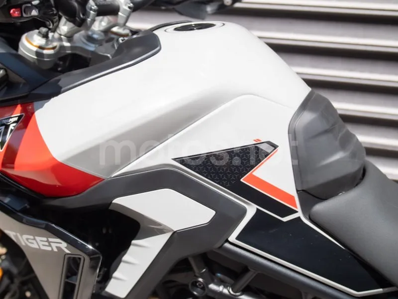 Triumph Tiger 900 - Vista 21