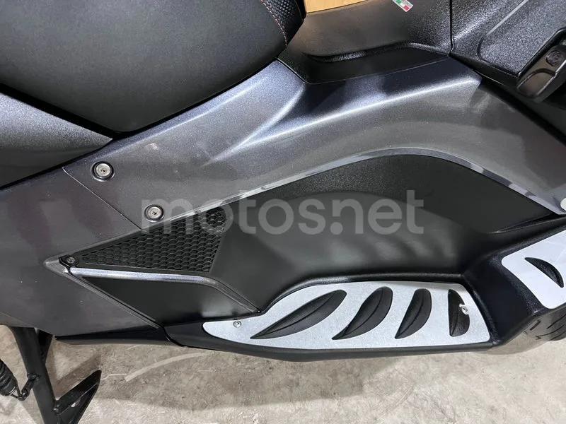 Aprilia SRV 850 - Vista 25