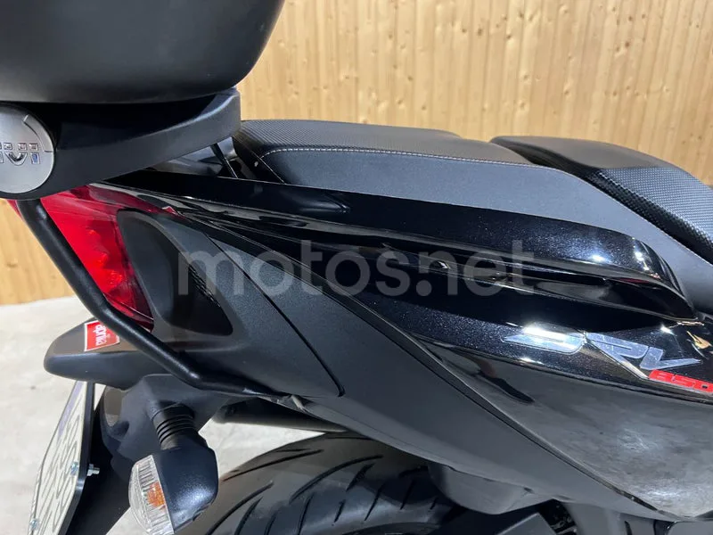 Aprilia SRV 850 - Vista 31