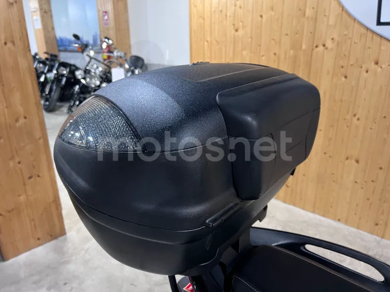 Aprilia SRV 850 - Vista 35