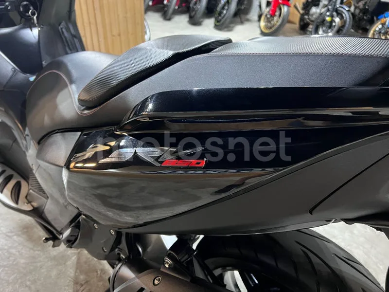 Aprilia SRV 850 - Vista 59