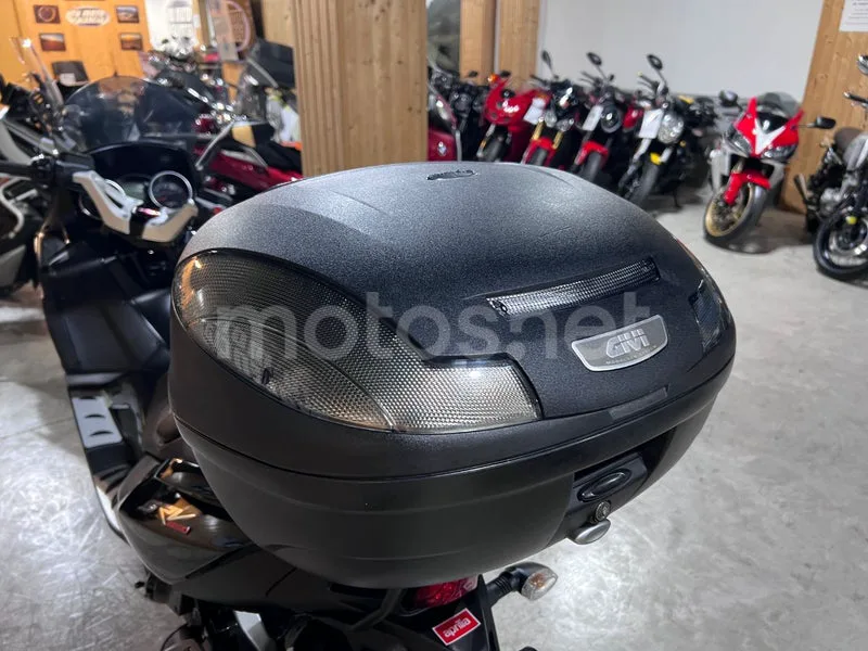 Aprilia SRV 850 - Vista 61