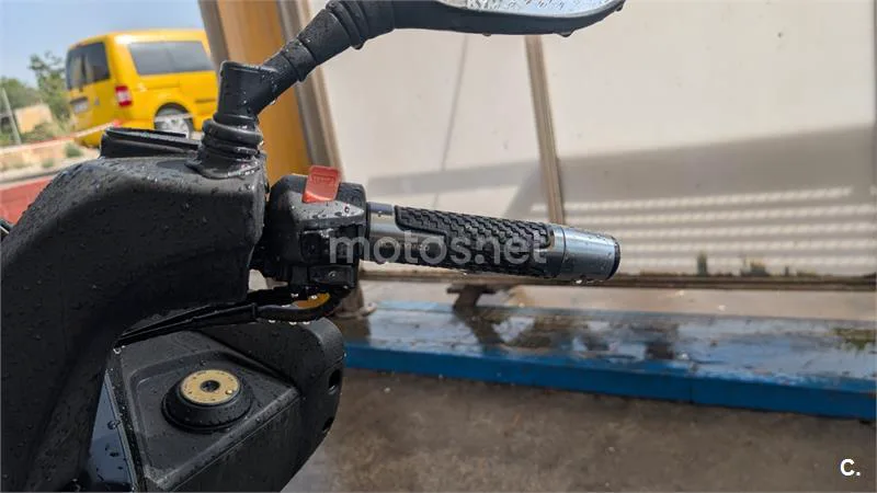Kymco Super Dink 300 - Vista 4
