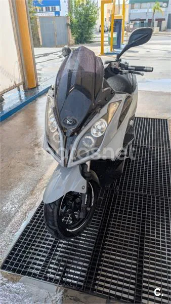 Kymco Super Dink 300 - Vista 7