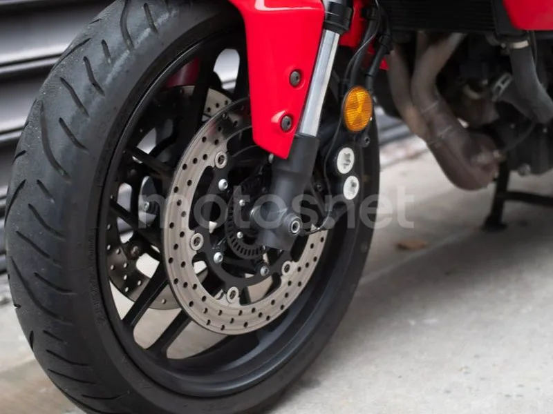 Yamaha Tracer 9 - Vista 16