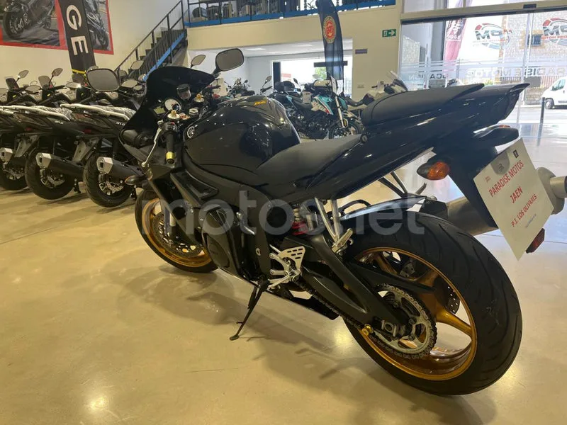 Yamaha YZF-R6 - Vista 11