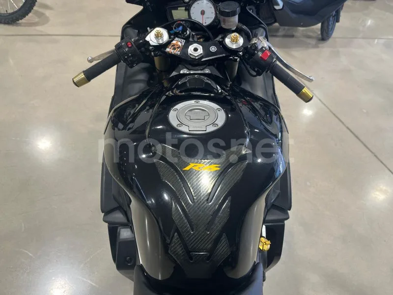Yamaha YZF-R6 - Vista 12