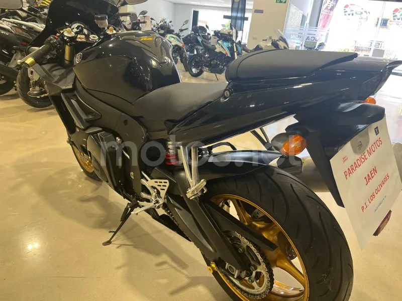 Yamaha YZF-R6 - Vista 13