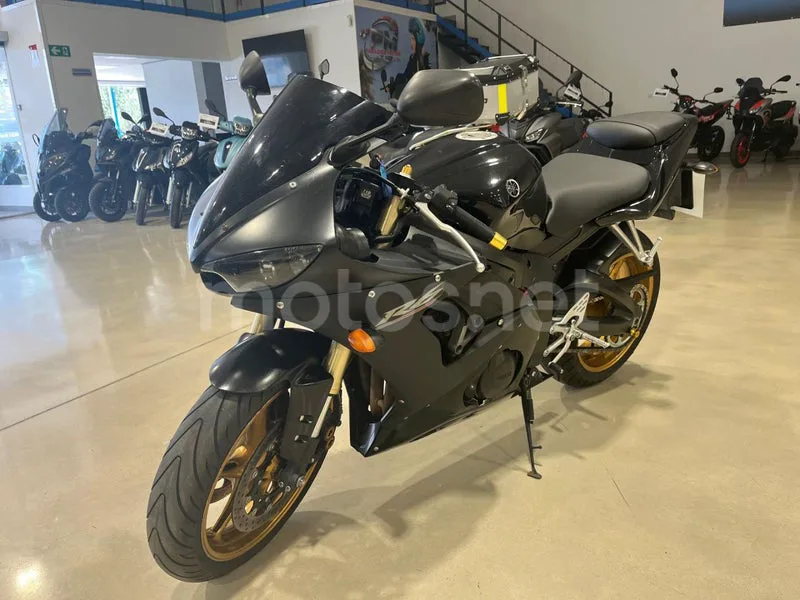Yamaha YZF-R6 - Vista 15