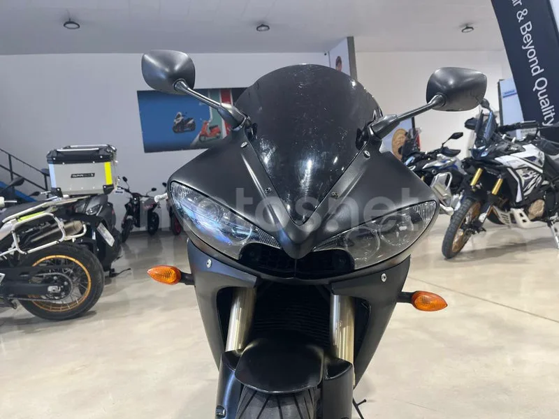 Yamaha YZF-R6 - Vista 16