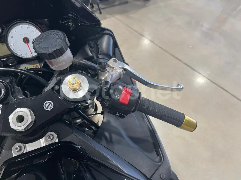 Yamaha YZF-R6 - Vista 8