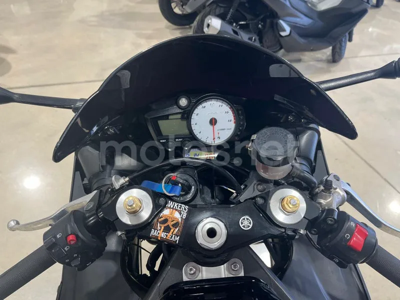 Yamaha YZF-R6 - Vista 9