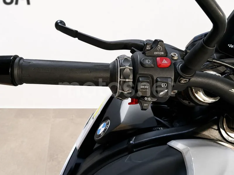 BMW S 1000 R - Vista 11