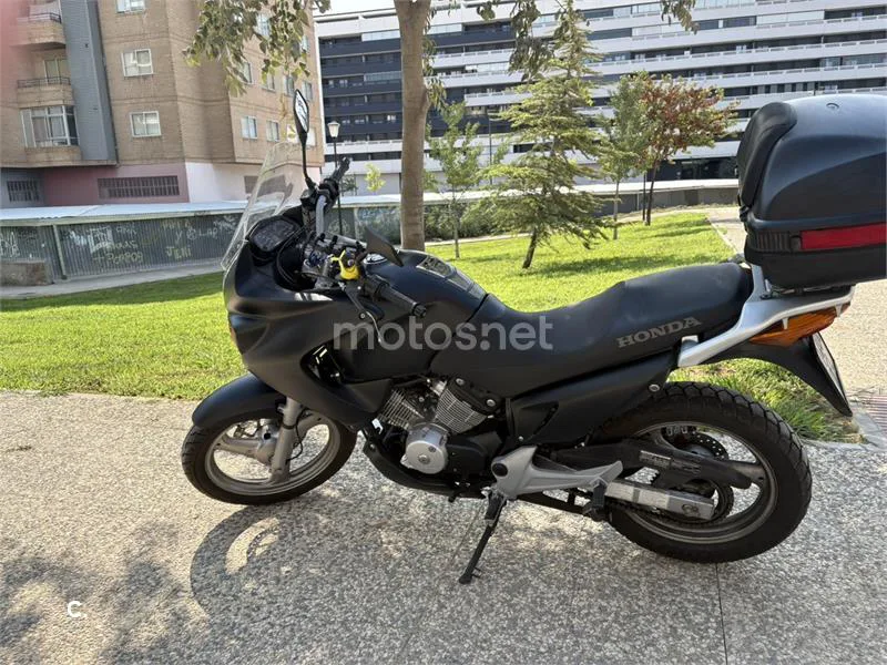 Honda XL125V Varadero 2100 € 2005 Zaragoza - 2