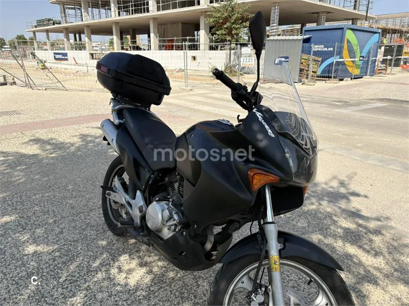 Honda XL125V Varadero - Vista 4