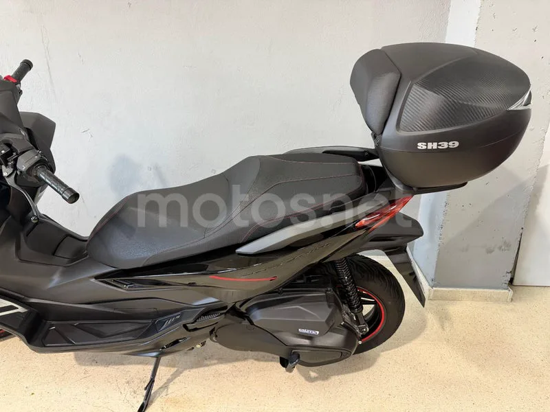 Honda Forza 350 - Vista 6