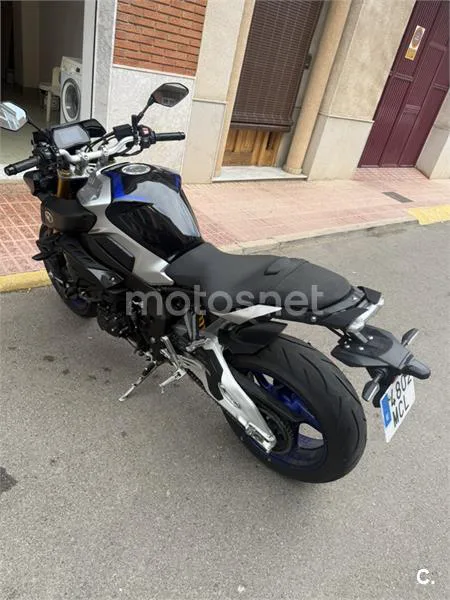 Yamaha MT-10 - Vista 7