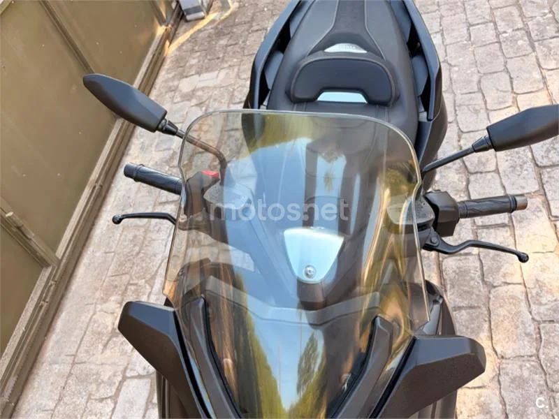 Yamaha XMAX 400 - Vista 11