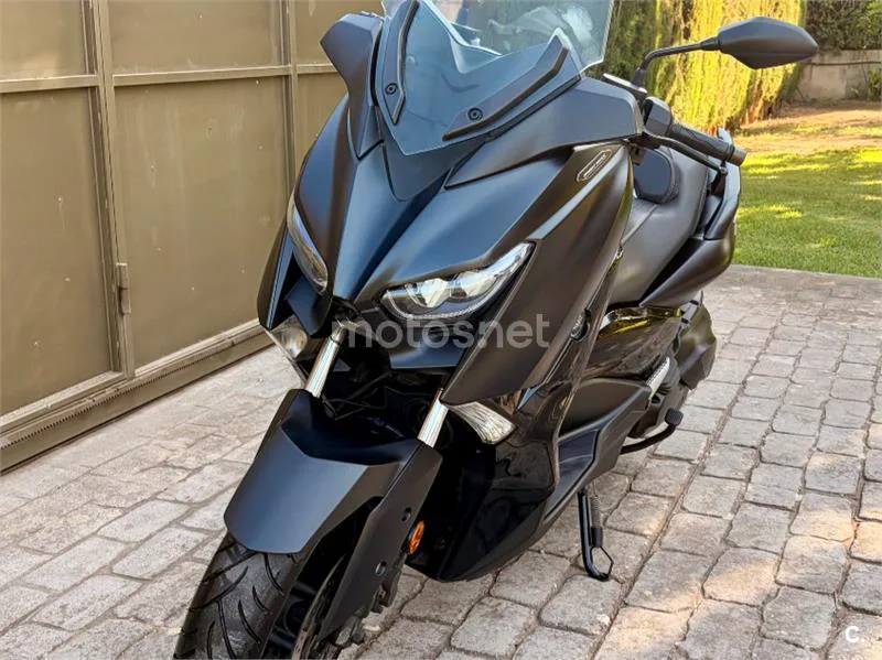 Yamaha XMAX 400 - Vista 4