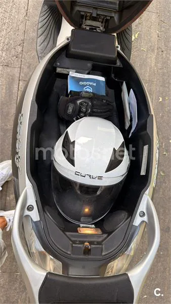 Piaggio Beverly 300 - Vista 10