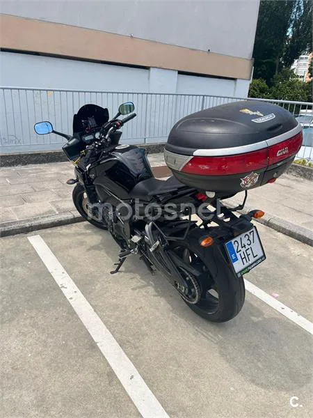 Yamaha FZ8 - Vista 3