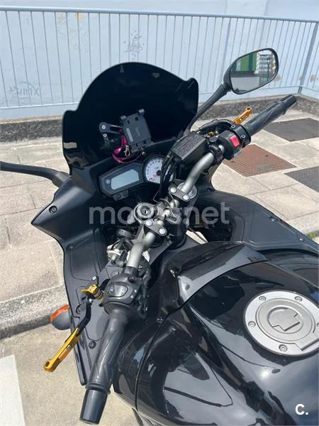 Yamaha FZ8 - Vista 4