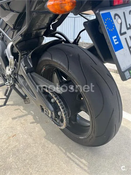 Yamaha FZ8 - Vista 7