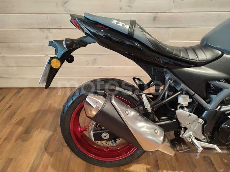 Suzuki SV650 - Vista 7