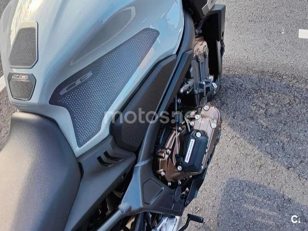 Honda CB650R - Vista 13