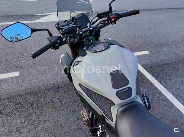 Honda CB650R - Vista 14