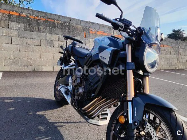 Honda CB650R - Vista 17