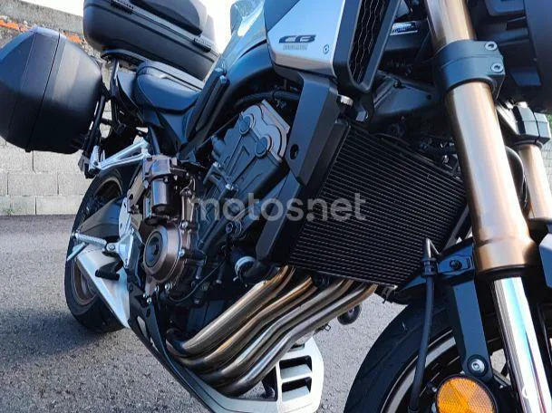 Honda CB650R - Vista 8