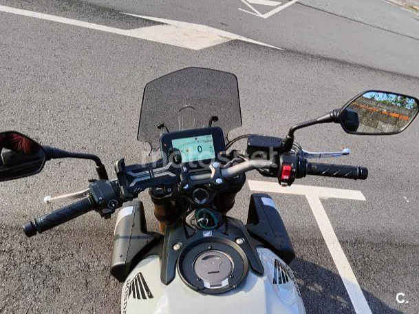 Honda CB650R - Vista 10