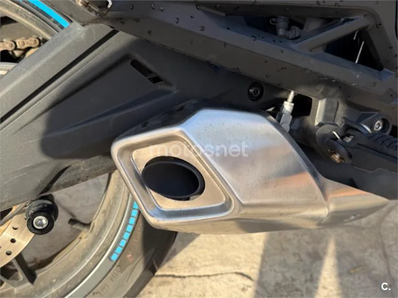 CFMOTO 650NK - Vista 8