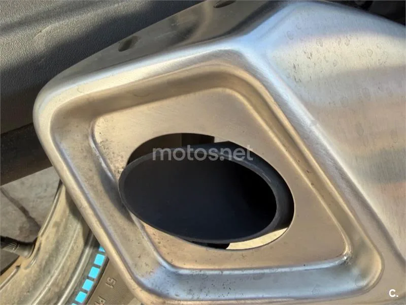 CFMOTO 650NK - Vista 9