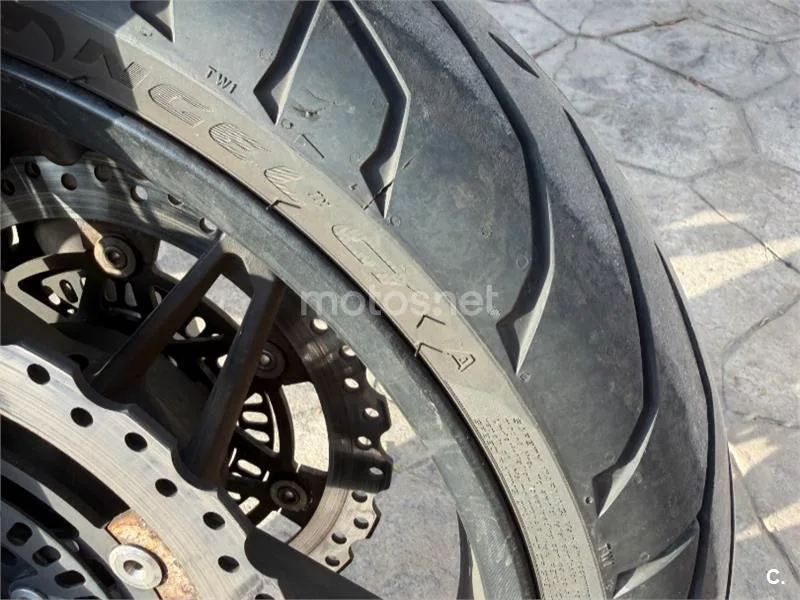 CFMOTO 650NK - Vista 10