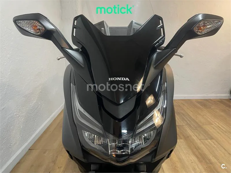 Honda Forza 125 - Vista 4