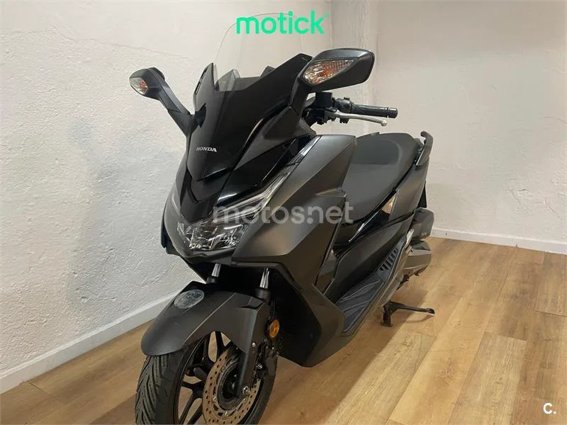 Honda Forza 125 - Vista 8