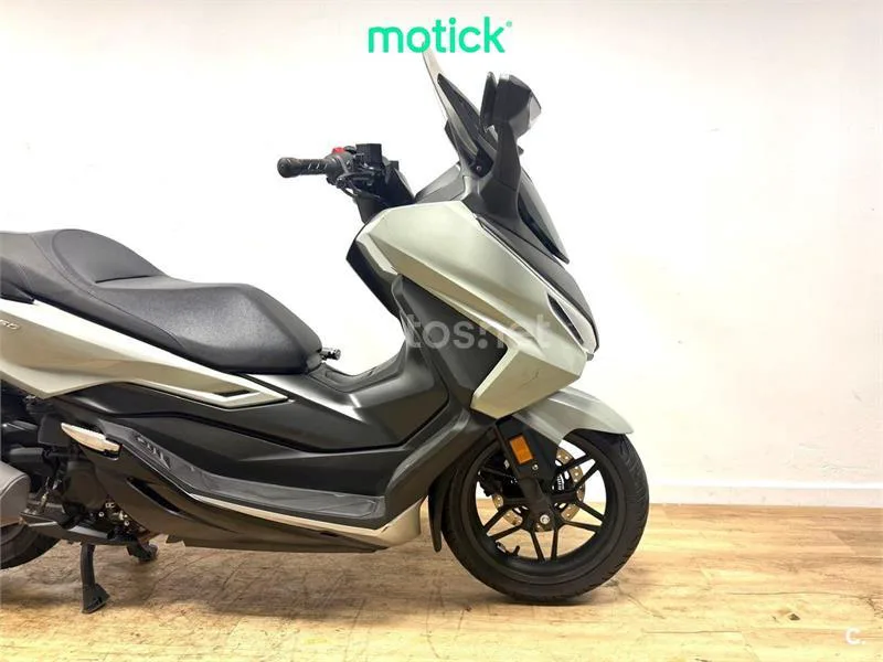 Honda Forza 350 - Vista 4