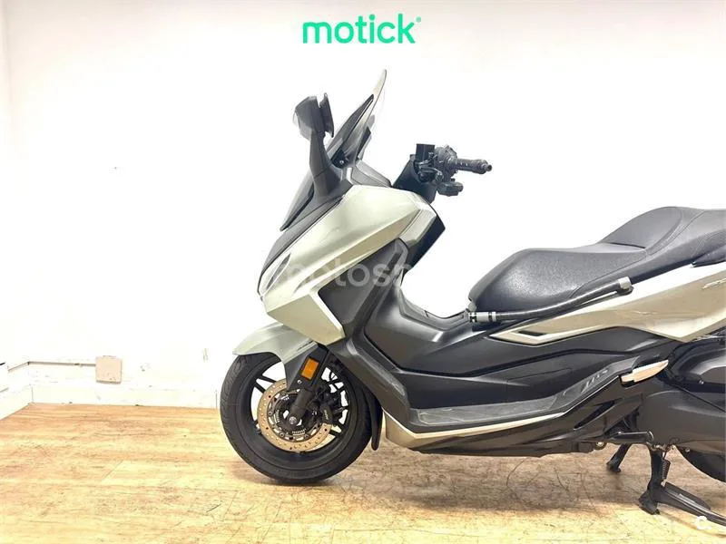 Honda Forza 350 - Vista 8