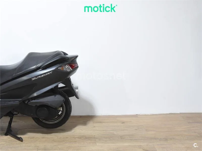 Suzuki Burgman 125 - Vista 8