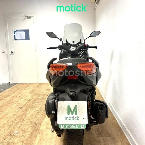 Yamaha XMAX 300 - Vista 6